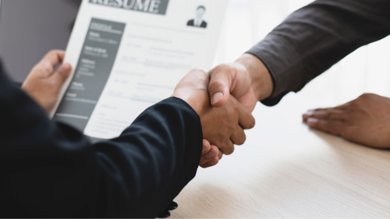 Imagen del artículo: Cómo conseguir tu primer trabajo: mitos que debes dejar atrás