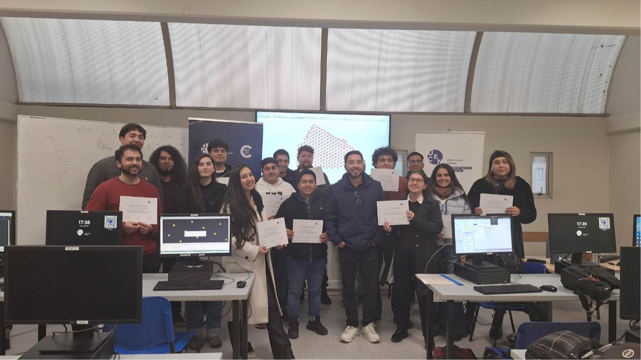 Imagen del artículo: Ingeniería Civil en Minas dicta taller de software especializado a egresados