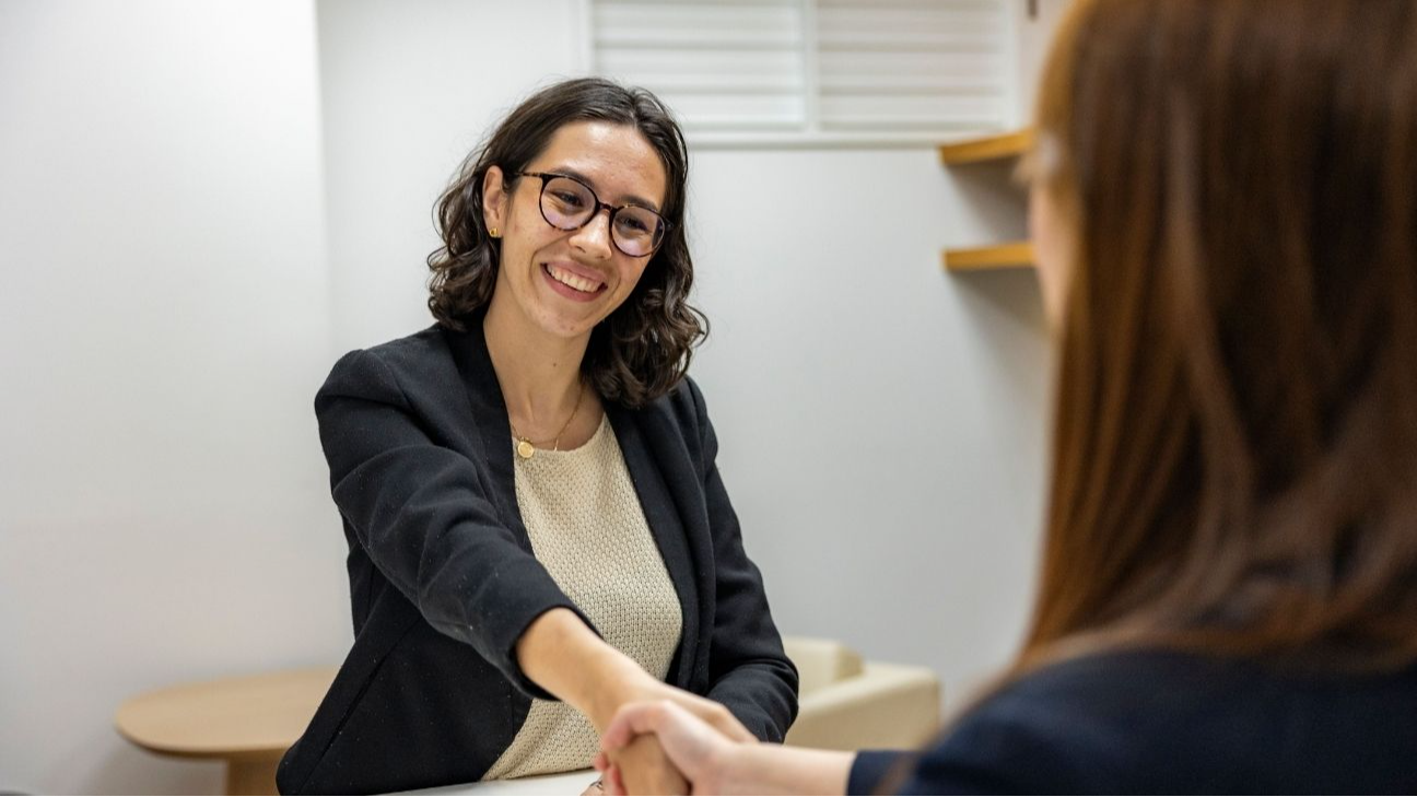 Imagen del artículo: Cómo conseguir tu primer trabajo: mitos que debes dejar atrás